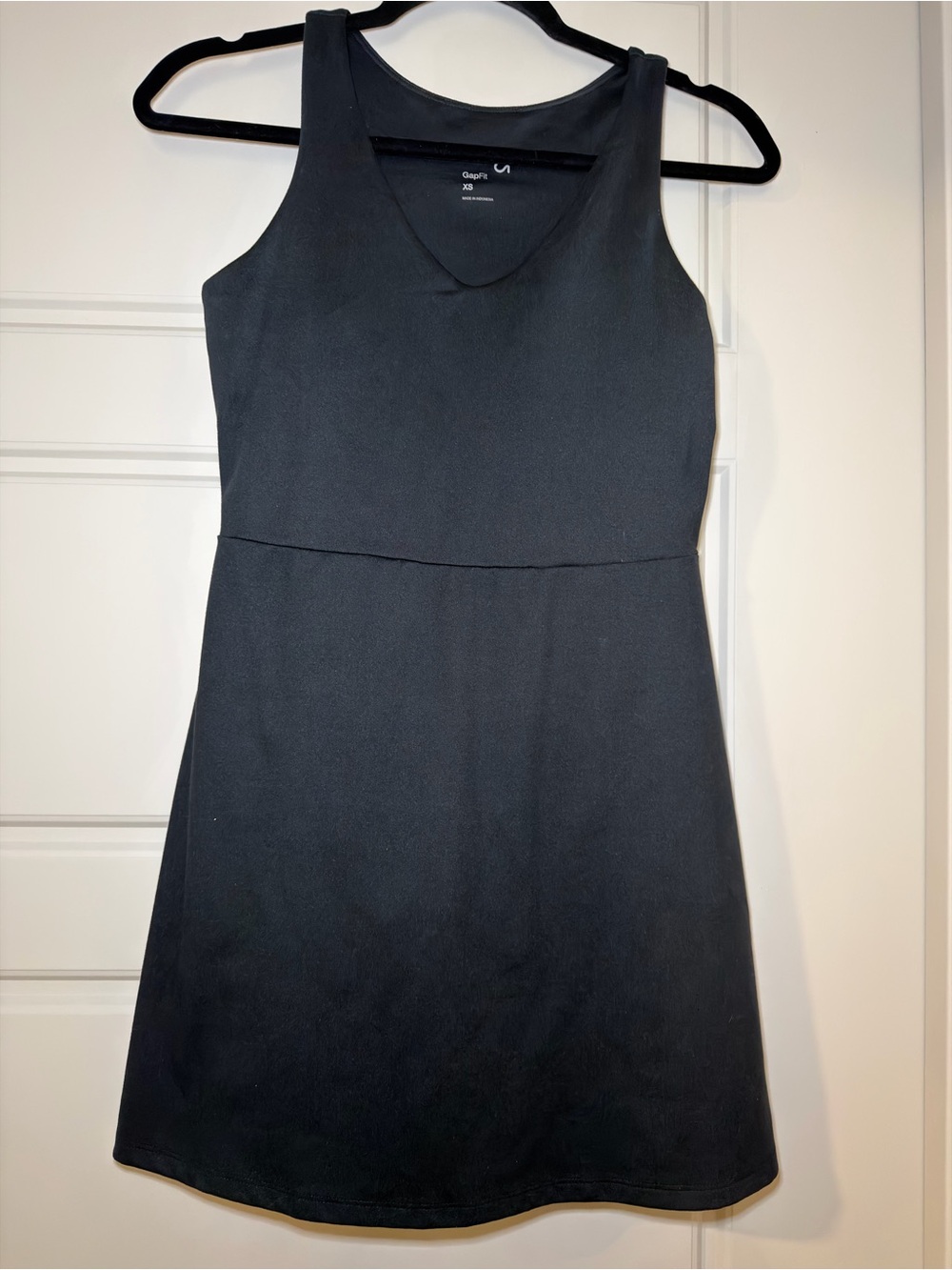 GAP Black Sleeveless V-Neck Mini Dress